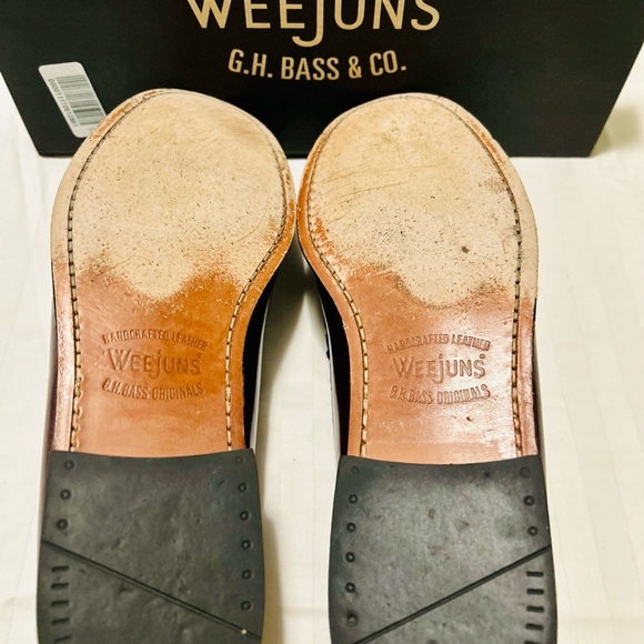 Gently worn G.H. Bass & Co. “Larkin” tasseled loafers 13D. - Picture 5 of 6